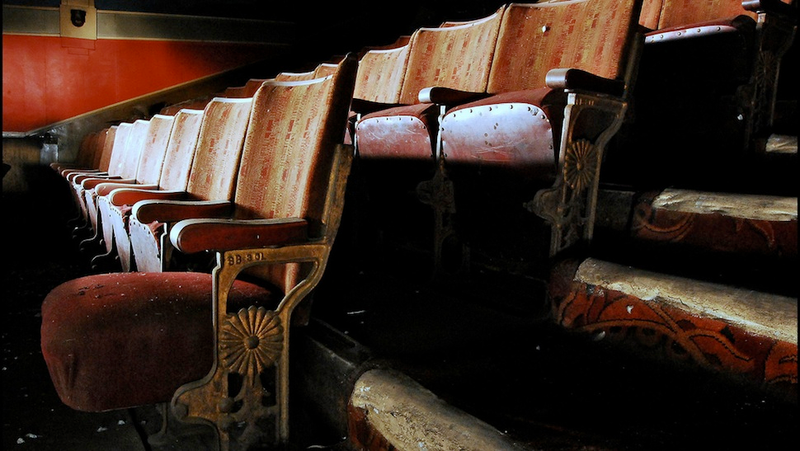 Illustration for article titled Gorgeous Old Movie Theaters That Have Fallen Into Ruin
